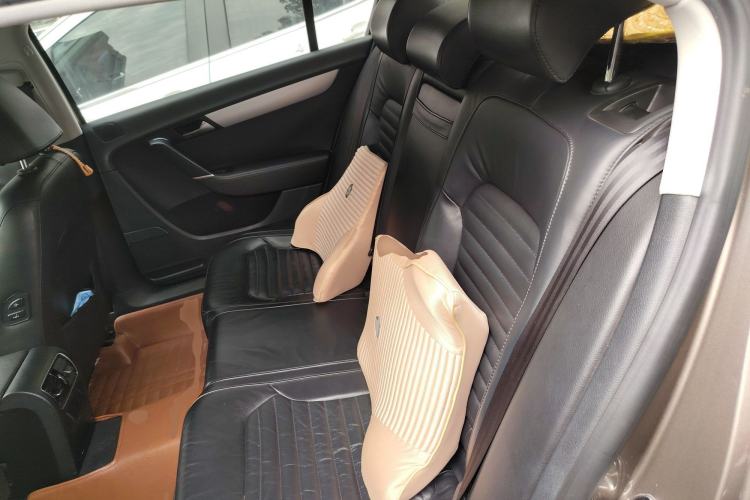 Used Volkswagen Magotan 2015 1.8TSI Advanced Model Left Rear Seat