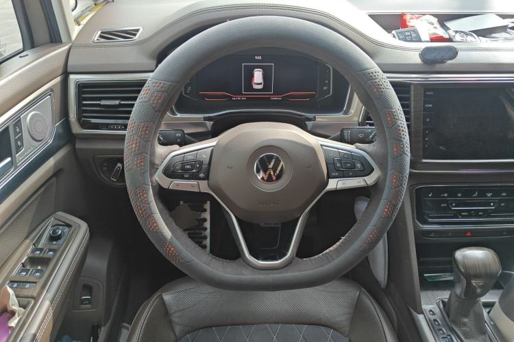 Used Volkswagen Viloran 2020 330TSI Luxury Edition Steering Wheel