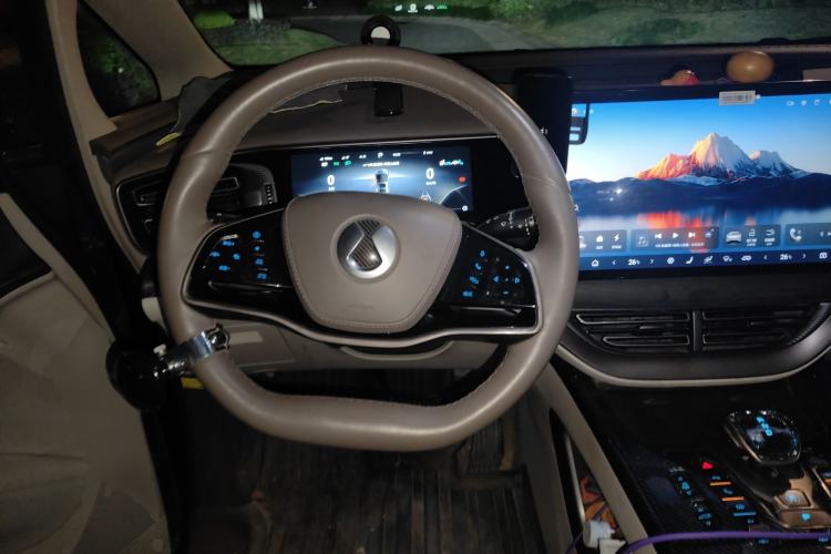 Used Denza D9 2022 DM-i 970 Four-Wheel Drive Prestige Model
