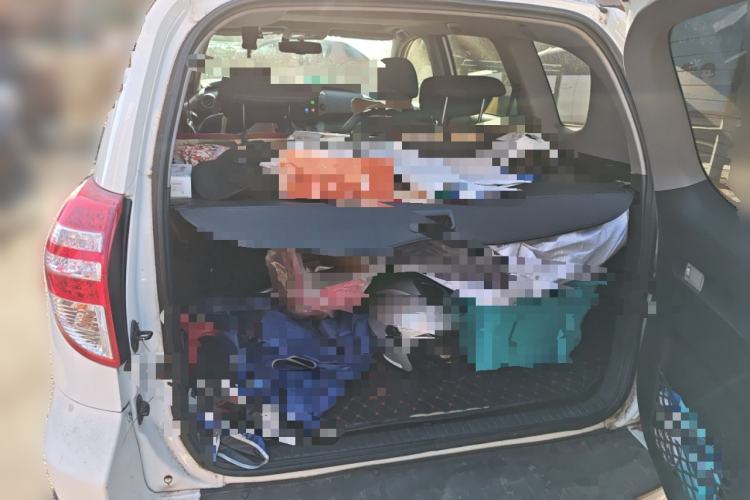 Used Toyota RAV4 2012 Luxurious 2.4L Automatic 4x4 with Stylish Features
