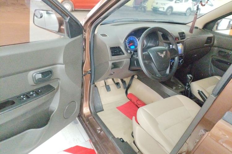 Used Wuling Hongguang 2014 1.5L S Standard Version
