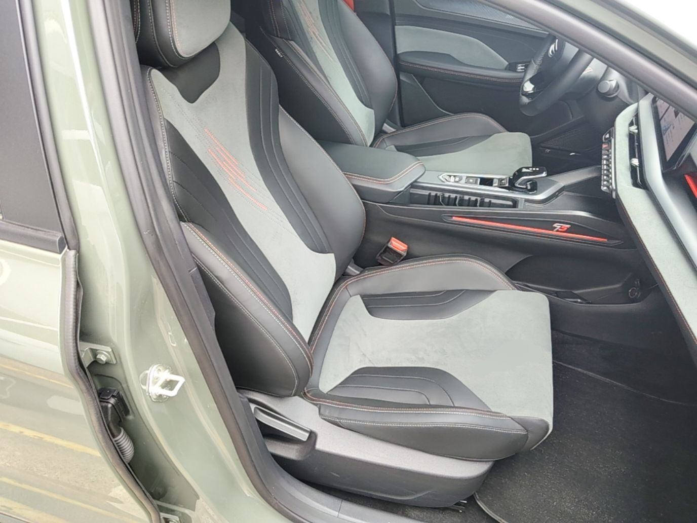 Geely Auto Binray 2022 Binrui COOL 1.5T DCT Electric Edition — снимка 19