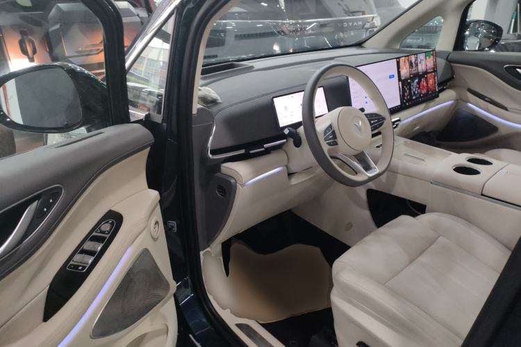 Used VOYAH Dream 2025 PHEV Four-Wheel-Drive Flagship Kunpeng Edition Driver Seat