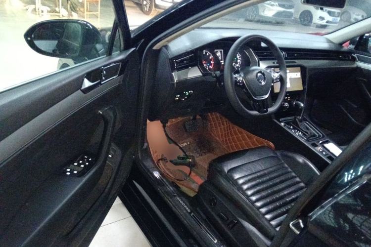 Used Volkswagen Magotan 2017 330TSI DSG Leading Model
