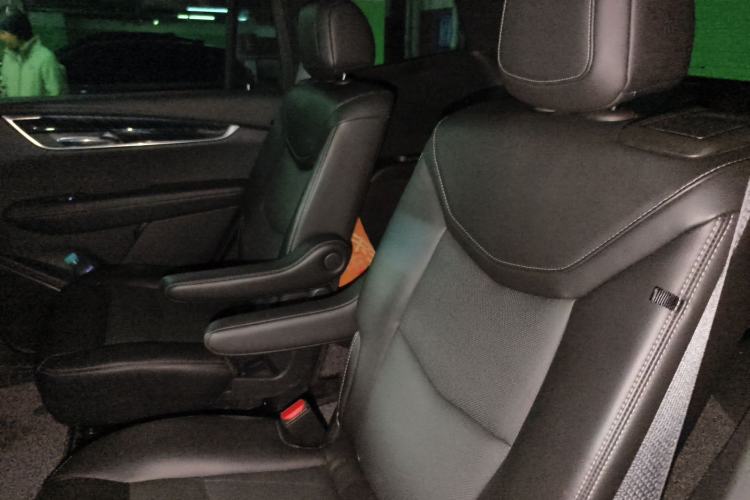 Used Cadillac XT6 2022 2.0T Six-Seater Four-Wheel-Drive Luxury Standard Edition Left Rear Seat