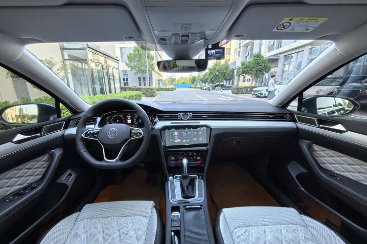 Used Volkswagen Magotan 2023 2 Million Units Commemorative Edition 330TSI DSG Luxury Version