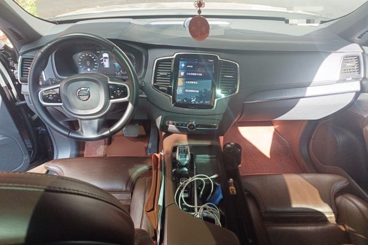 Used Volvo XC90 New Energy 2021 E-Drive Hybrid T8 Luxury Flagship 7-Seater Center Console