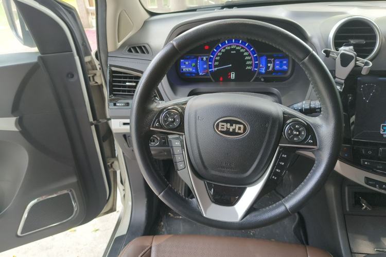 Used BYD S7 2015 2.0T Automatic Prestige Model
