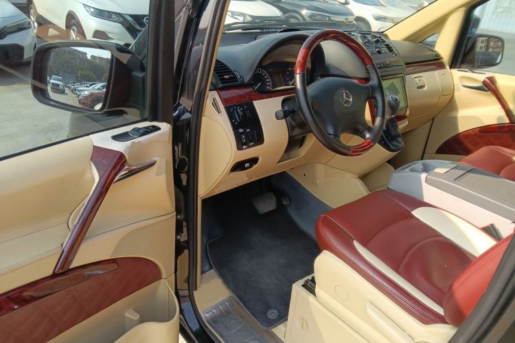 Used Mercedes-Benz Vito 2013 3.0L Elite Edition Driver Seat