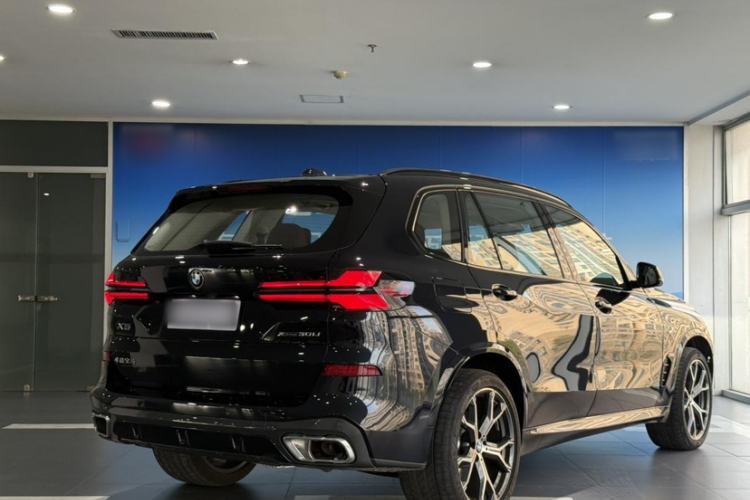 Used BMW X5 2025 Model, xDrive 30Li Prestige M Sport Night Package Exterior 7