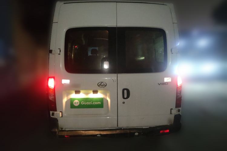 Used SAIC MAXUS Xintu V80 2019 2.5T Classic Model 6-Speed Manual Aotong Long Wheelbase Mid-Height 7-Seater
