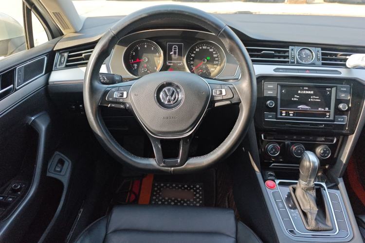 Used Volkswagen Magotan 2019 330TSI DSG Leading Edition China V Standard