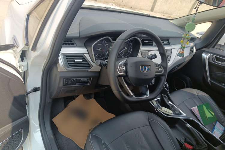 Used Geely Auto Vision X3 2019 Upgraded Model 1.5L CVT Elite Version Interior 2