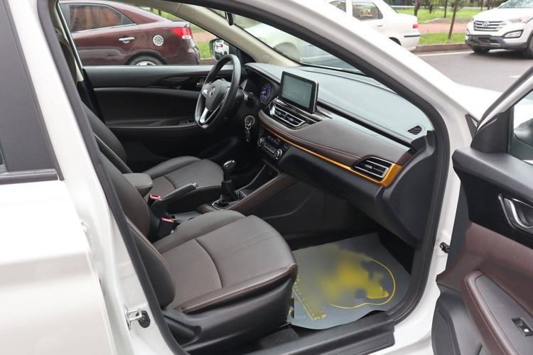 Used Changan Eado DT 2021 1.6L Manual Luxury Model