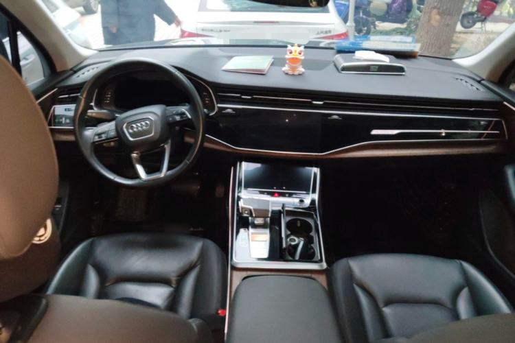 Used Audi Q7 2021 45 TFSI quattro S line Sport model