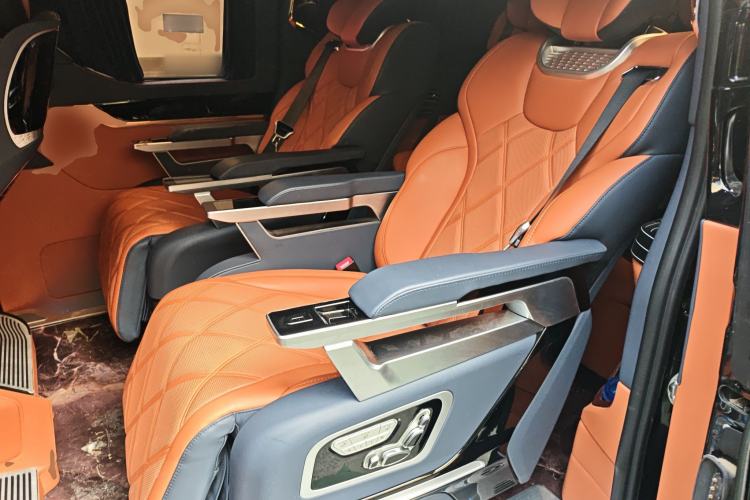 Used Mercedes-Benz Vito 2024 2.0T Business Version 7 Seats Left Rear Seat