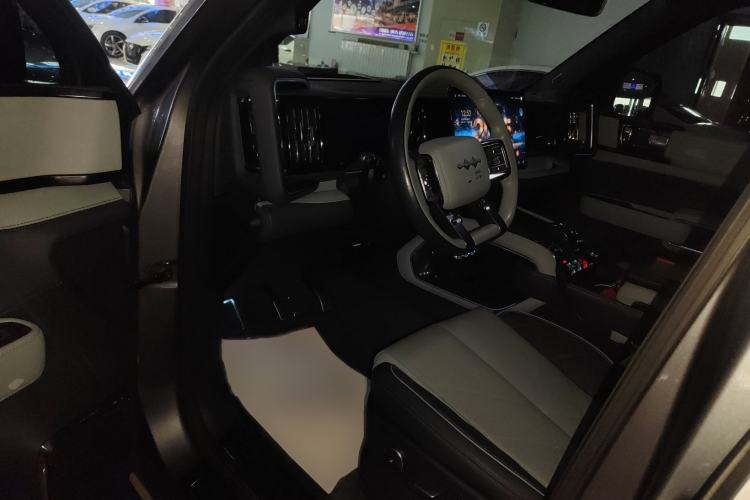 Used Formula Leopard Leopard 5 2023 Navigator Edition