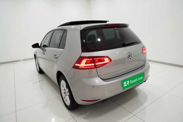 Used Volkswagen Golf 2017 1.6L Automatic Comfort Million-Vehicle Anniversary Edition
