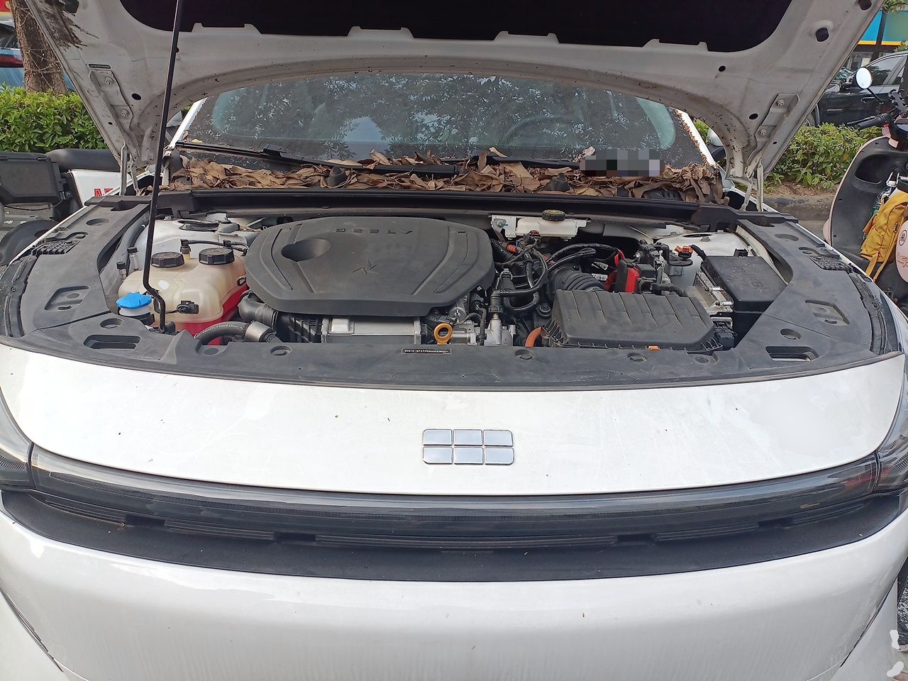 Geely Galaxy L6 2023 125km MAX — снимка 17