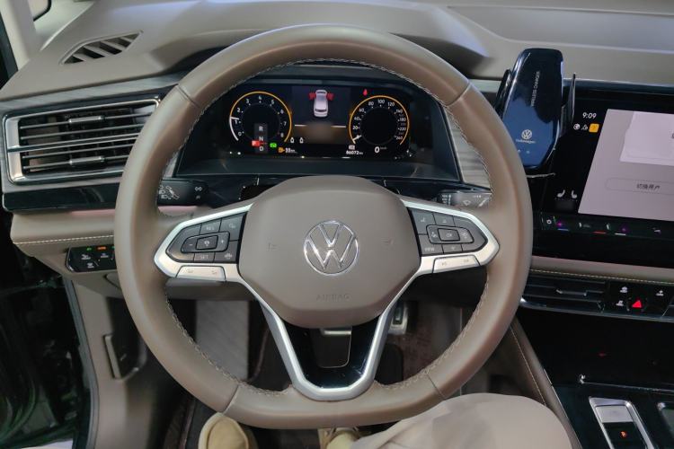 Used Volkswagen Viloran 2022 380TSI Luxury Edition
