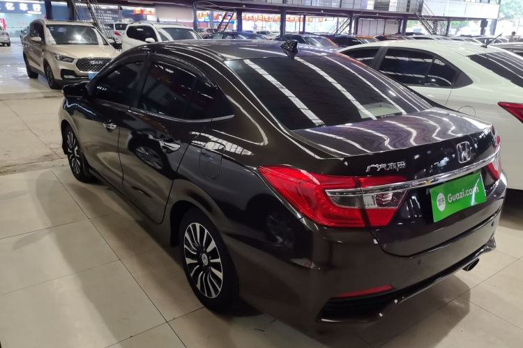 Used Honda Crider 2015 1.8L automatic luxury edition
