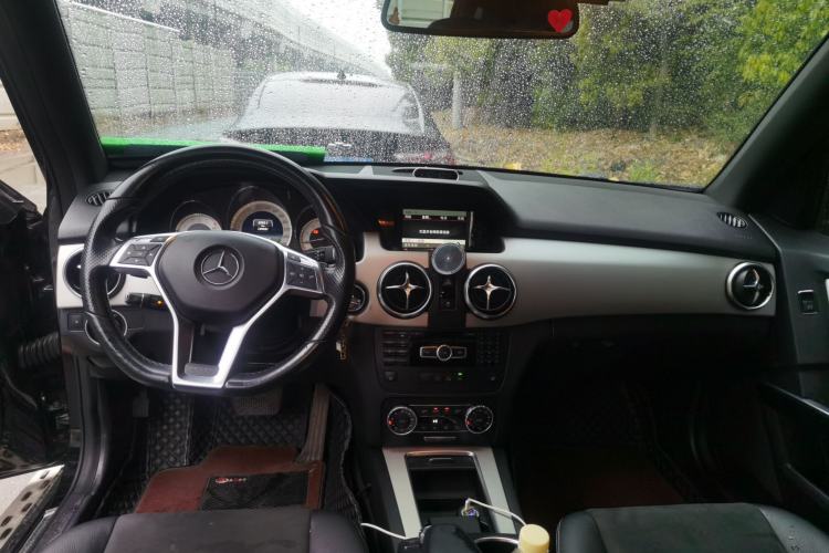 Used Mercedes-Benz GLK-Class 2015 GLK 260 4MATIC Fashion Edition Ultimate Version Center Console