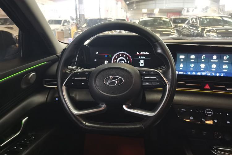 Used Hyundai Elantra 2021 1.5L CVT LUX Prestige Edition