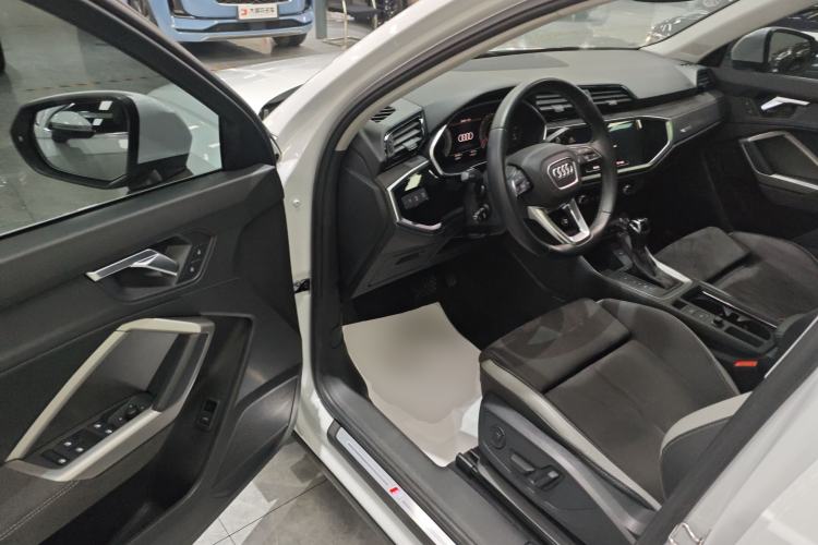 Used Audi Q3 2022 35 TFSI Fashion Dynamic Model
