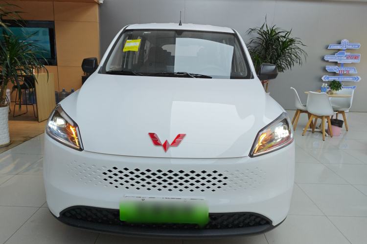 Used Wuling Hongguang New Energy 2025 Extended-Range Hybrid 50KM Comfort Version Front