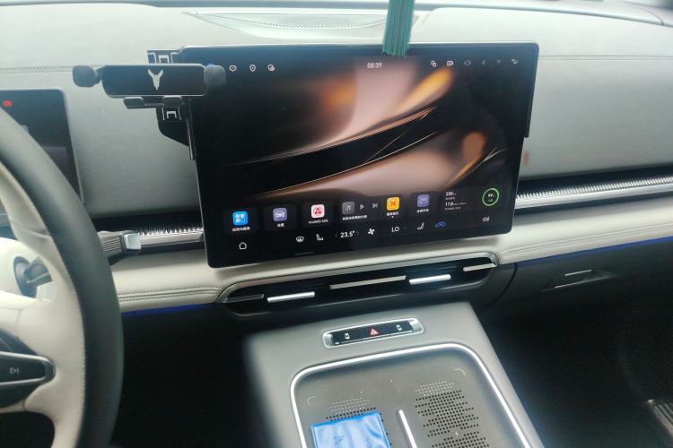 Used VOYAH Dream 2025 PHEV Four-Wheel-Drive Flagship Version – Qiankun Edition
