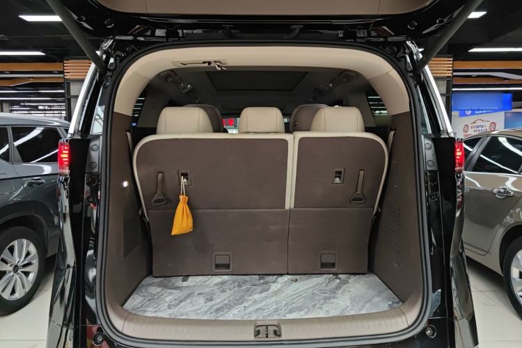 Used Denza D9 2022 DM-i 970 Four-Wheel Drive Prestige Model Trunk