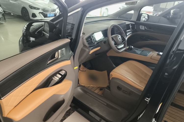 Used Denza D9 2022 DM-i 970 Four-Wheel Drive Prestige Model