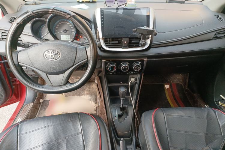 Used Toyota YARiS L Zhi Xiang 2017 1.5E CVT Dynamic Edition Center Console