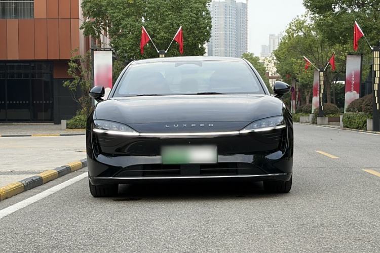 Used Hima Luxeed S7 2025 705 km Pro