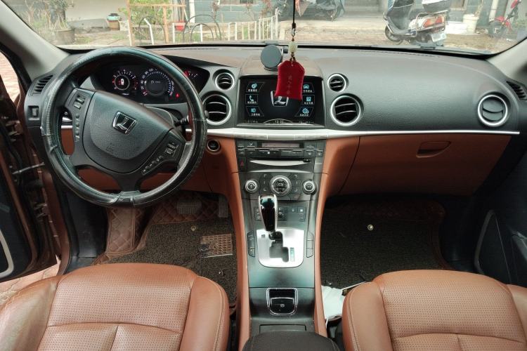 Used Luxgen Great 7 SUV 2011 2.2T Two-Wheel Drive Smart Version Center Console