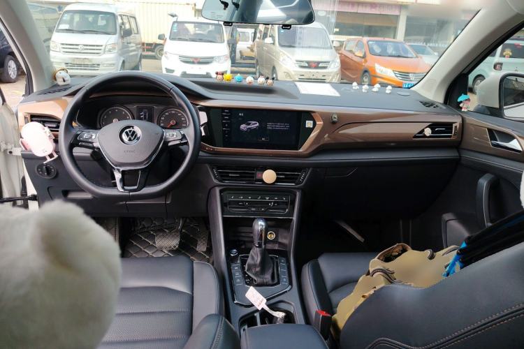 Used Volkswagen Tharu 2020 280TSI Two-Wheel Drive Luxury Plus Version China VI Standard Center Console