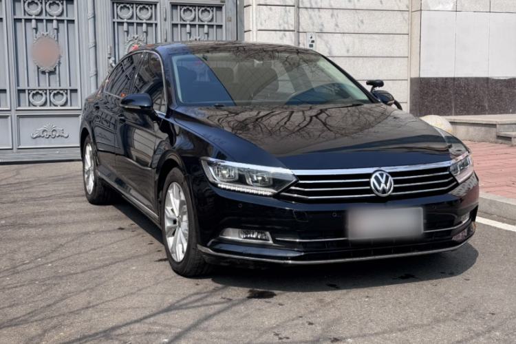 Used Volkswagen Magotan 2017 330TSI DSG Luxury Model Exterior 1