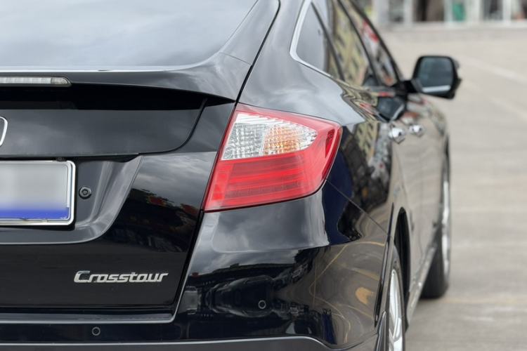 Used Honda Crosstour 2014 2.4L Luxury Edition
