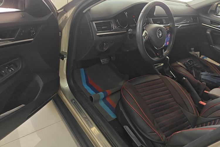 Used Volkswagen C-TREK 2018 1.5L Automatic Comfort Model Driver Seat