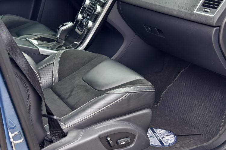 Used Volvo XC60 2017 T5 AWD Personalized Sport Upgrade Edition