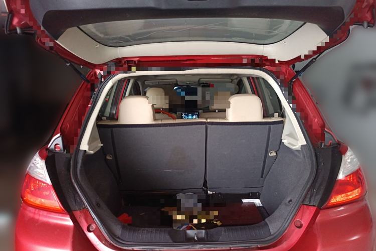 Used Venucia R50 2013 1.6L Automatic Luxury Edition
