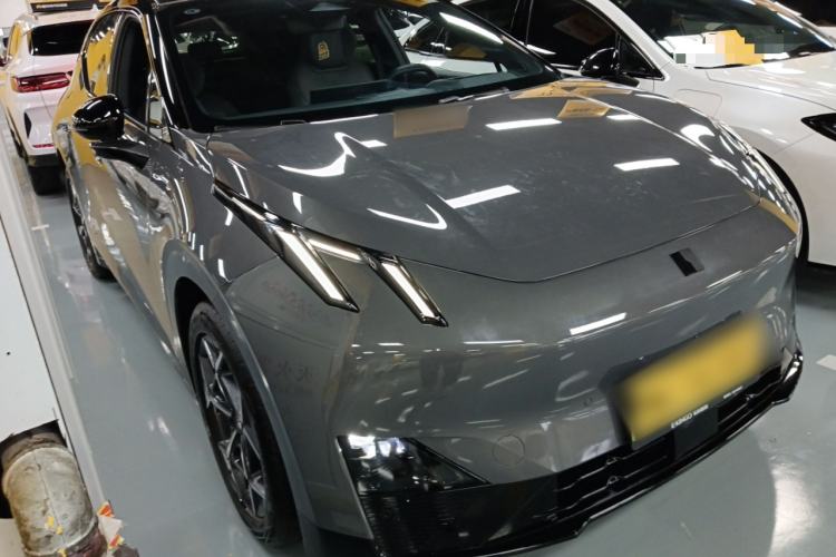 Used Lynk & Co Z20 2025 530 km Range Rear-Wheel Drive Max Front Right 45 Deg