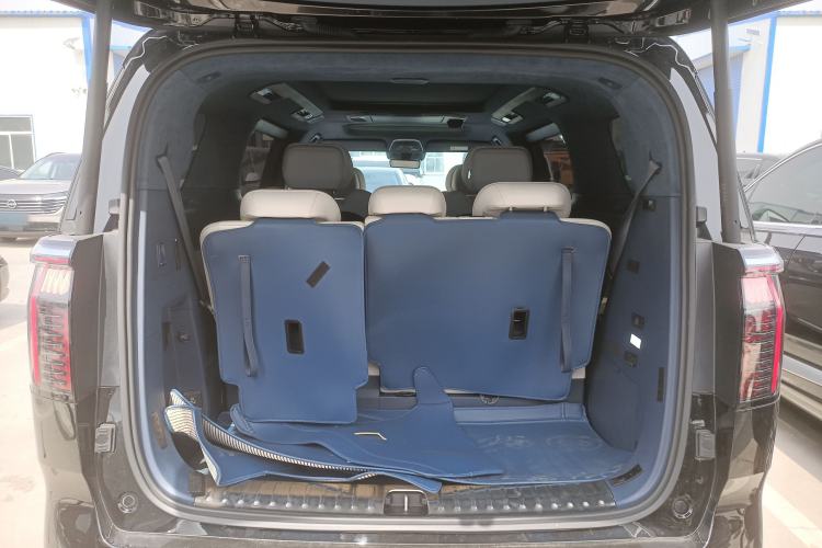 Used Zeekr 009 2024 7-Seater Aisle Version 108 kWh
