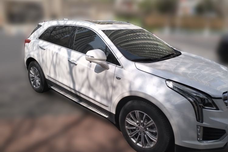 Used Cadillac XT5 2018 28T Four-Wheel Drive Luxury Model Front Right 45 Deg