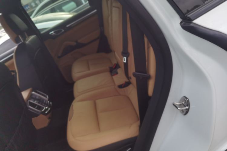 Used Porsche Cayenne 2014 Cayenne Platinum Edition 3.0T
