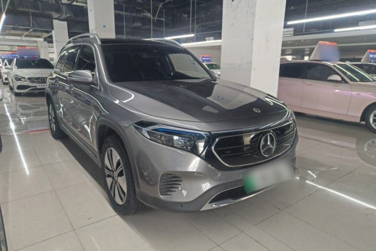 Used Mercedes-Benz EQB 2023 EQB 260 Front Right 45 Deg