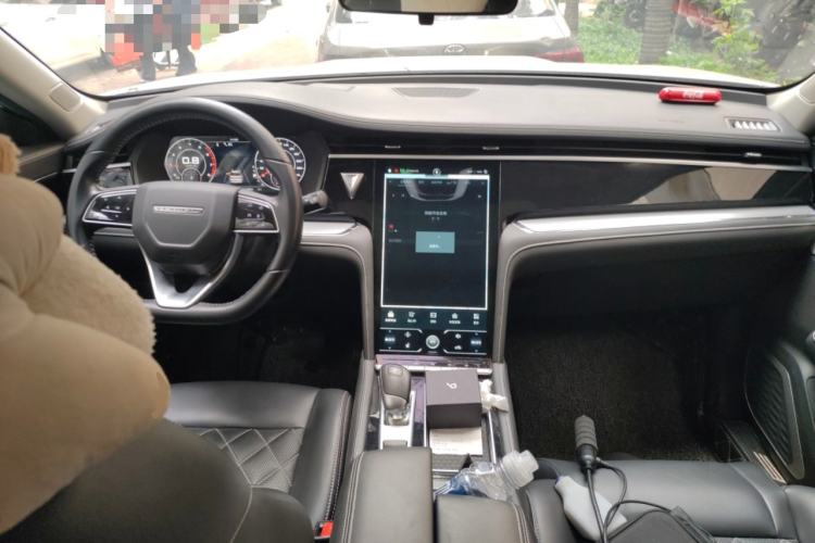 Used Venucia Star 2020 260T Automatic 48V Mild Hybrid Turbocharged Starry Edition Center Console