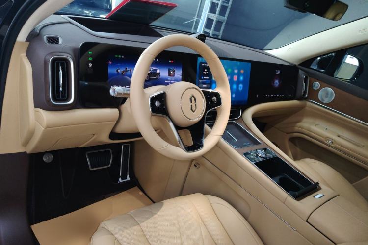 Used Hima AITO M9 2024 Range-Extended Ultra Version 52 kWh 6-Seater Model Center Console