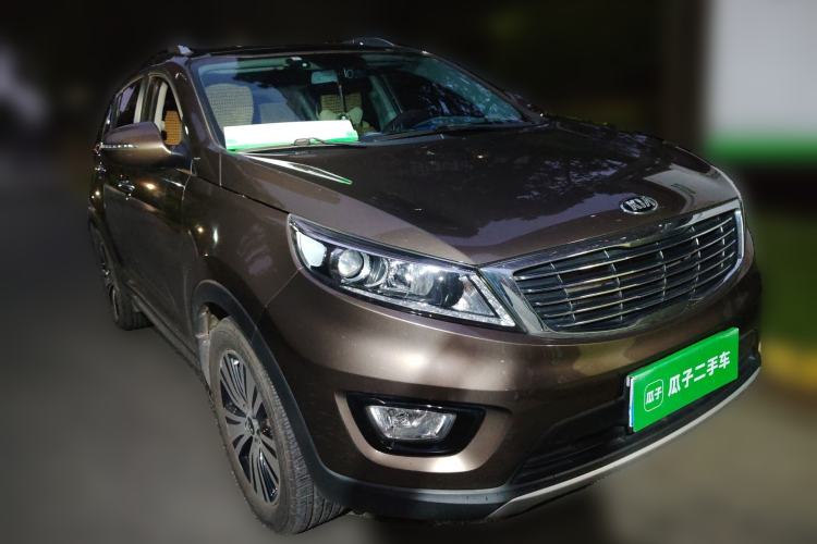 Used Kia Sportage R 2016 2.0L Automatic Two-Wheel Drive DLX Front Right 45 Deg