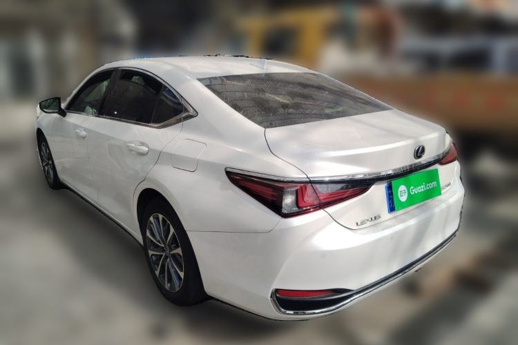 Used Lexus ES 2023 200 Excellence Edition
